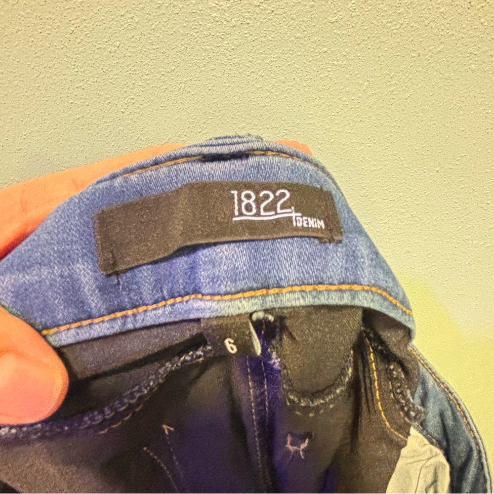1822 Denim Women's Skinny Jeans in Deep Blue - Picture 3 of 8